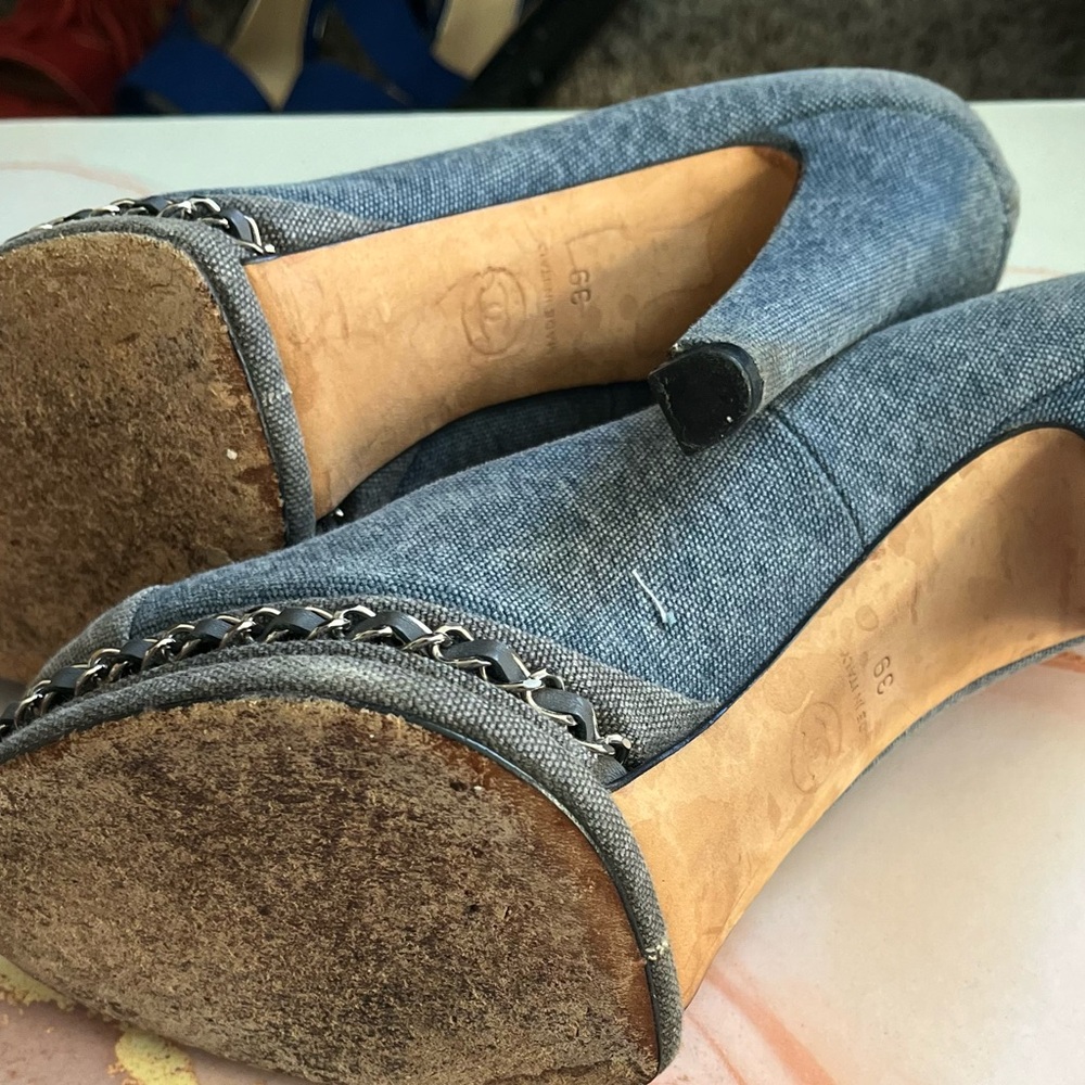 CHANEL Denim and Gray Heels - Picture 8 of 8